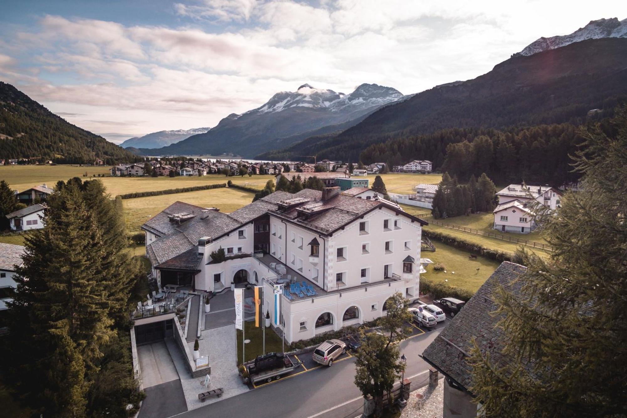 Отель Silserhof - Ankommen, Auftanken, Aufatmen Экстерьер фото